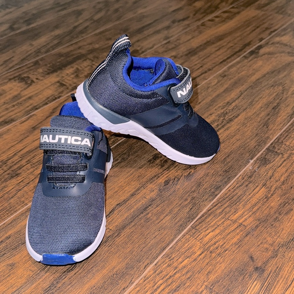 New KIDS Nautica Navy Sneakers